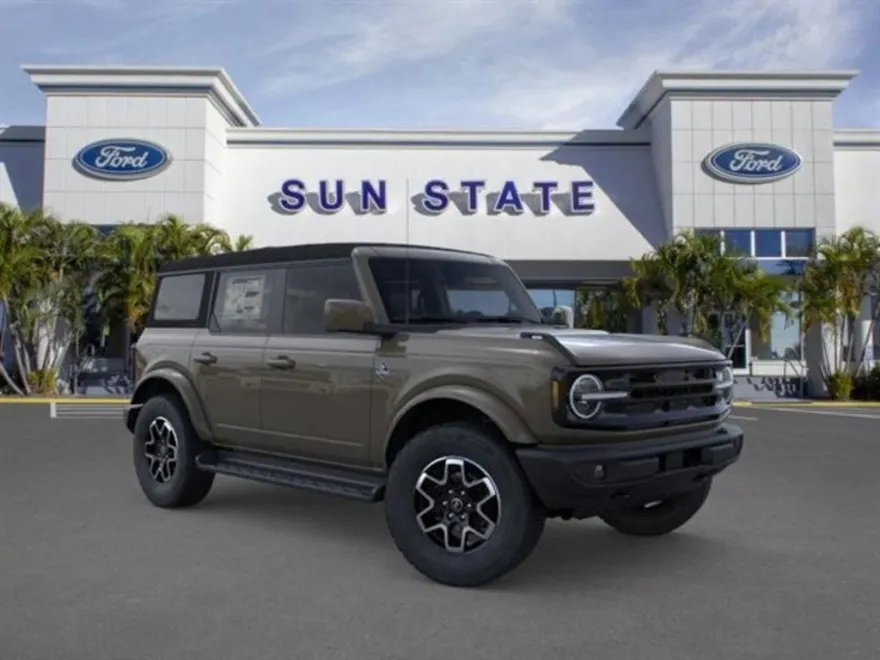 2025 Ford Bronco Outer Banks photo 1