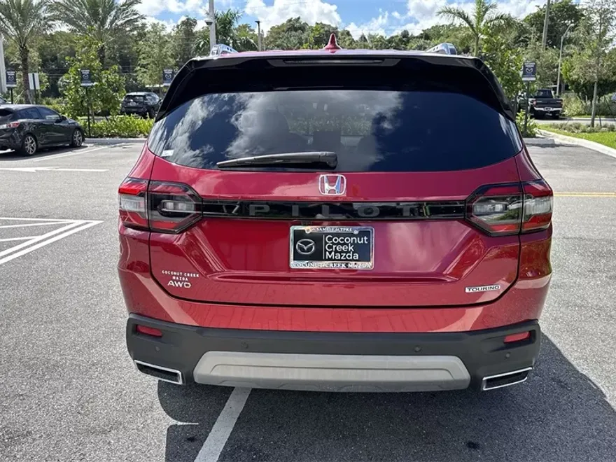 2025 Honda Pilot Touring photo 1