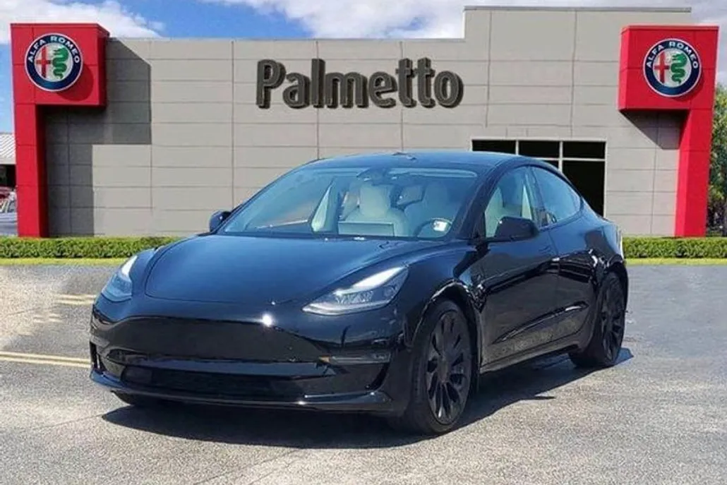 2023 Tesla Model 3 Performance photo 1