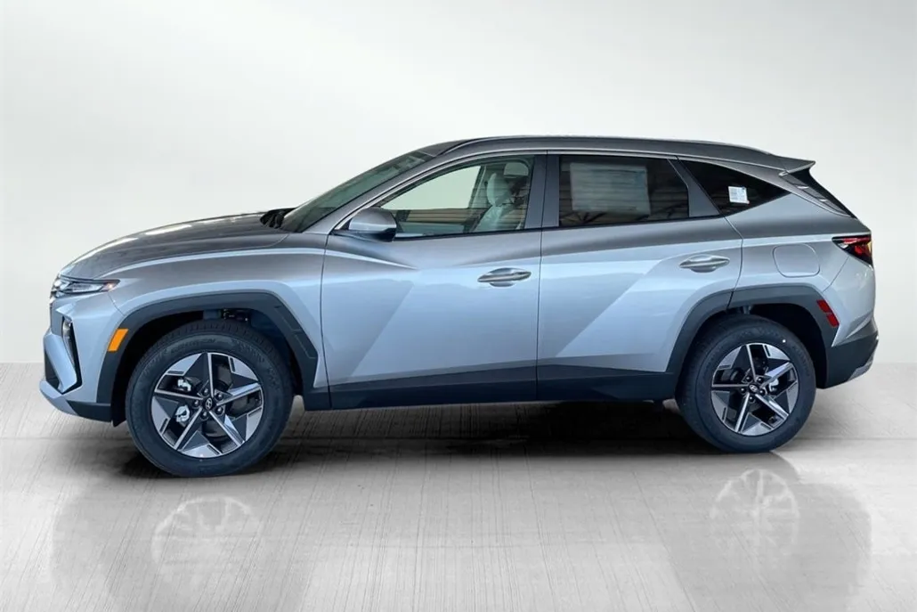 2025 Hyundai Tucson SEL photo 1