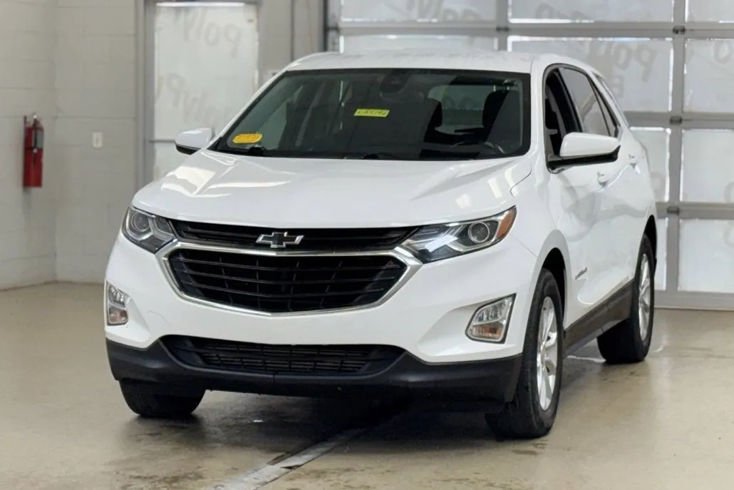 2020 Chevrolet Equinox LT photo 1