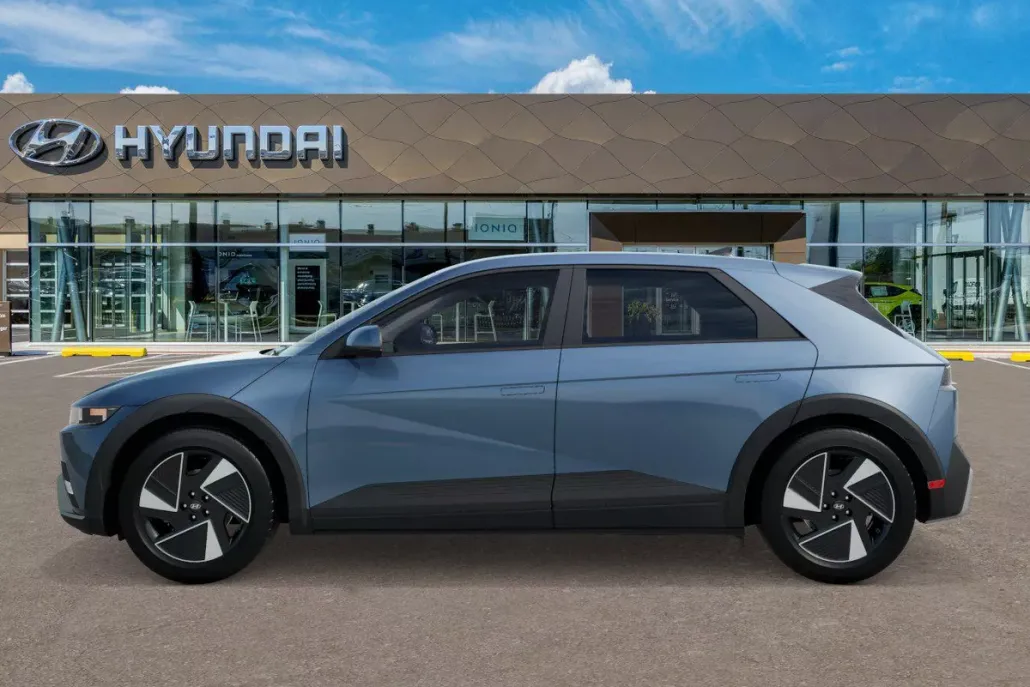 2025 Hyundai Ioniq 5 SE photo 1