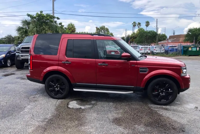 2015 Land Rover LR4 HSE photo 1