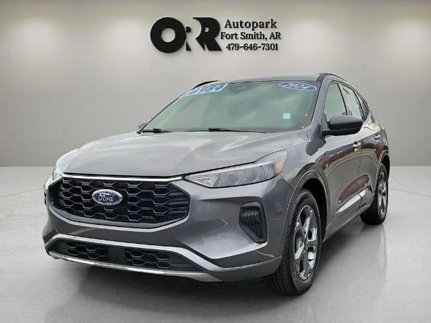 2024 Ford Escape ST-Line photo 1