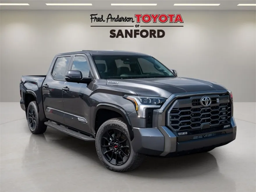 2025 Toyota Tundra Platinum photo 1
