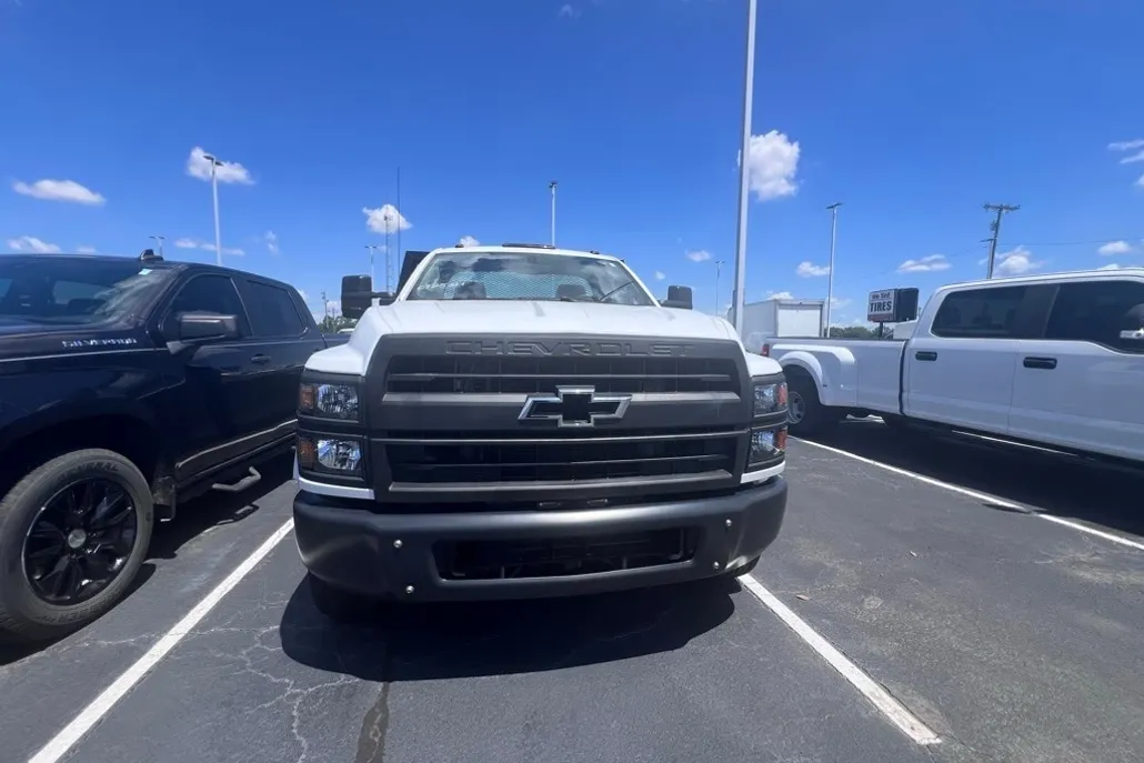 2020 Chevrolet Silverado 4500HD Work Truck photo 1