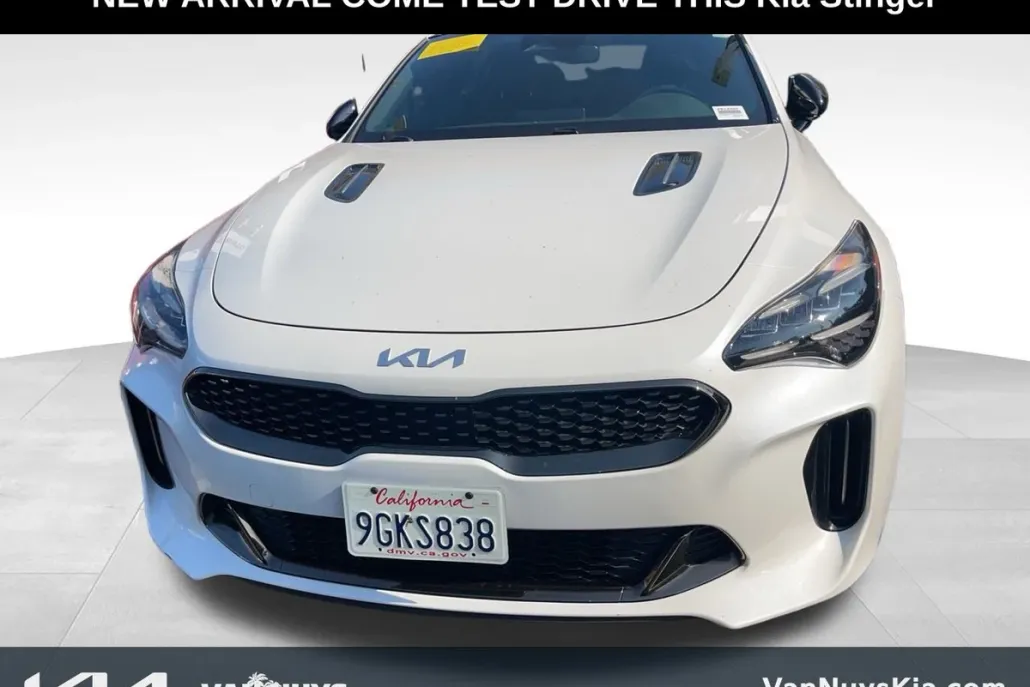 2023 Kia Stinger GT-Line photo 1