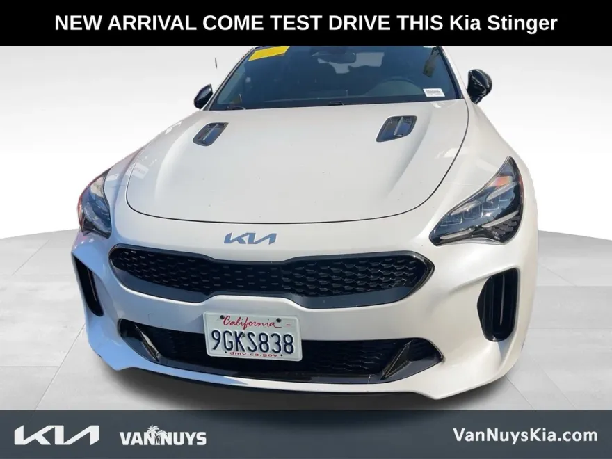 2023 Kia Stinger GT-Line photo 1