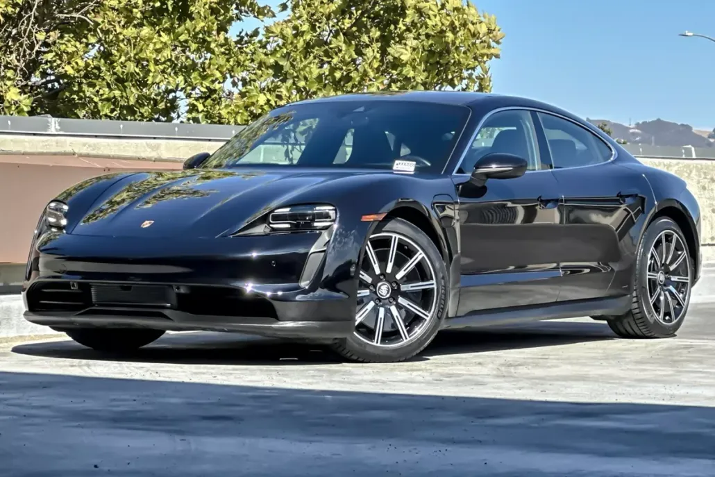 2022 Porsche Taycan photo 1
