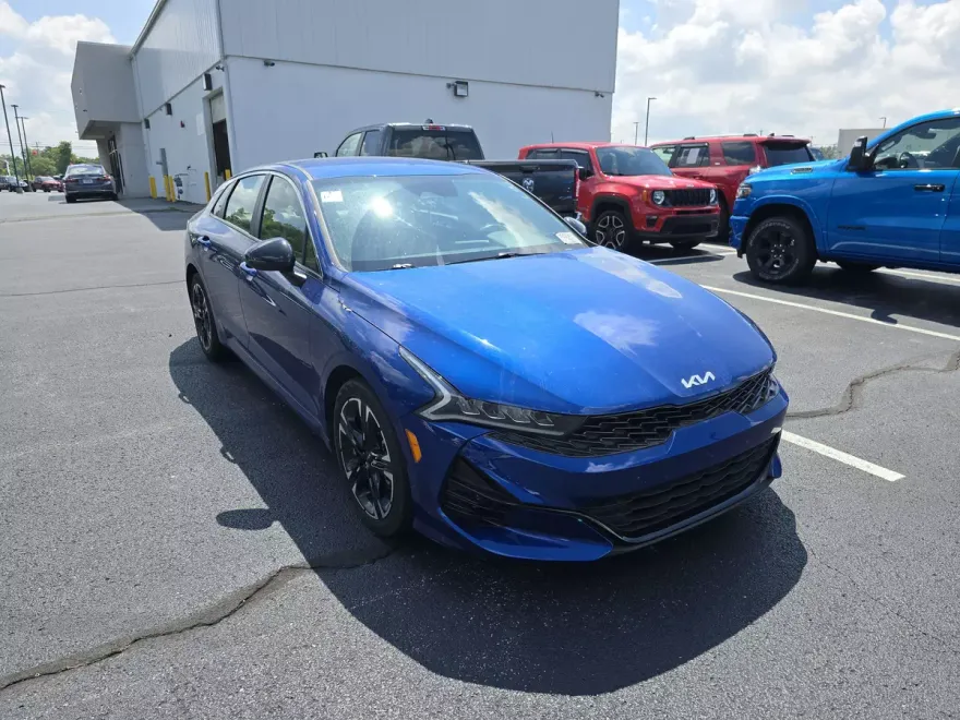 2023 Kia K5 GT-Line photo 1