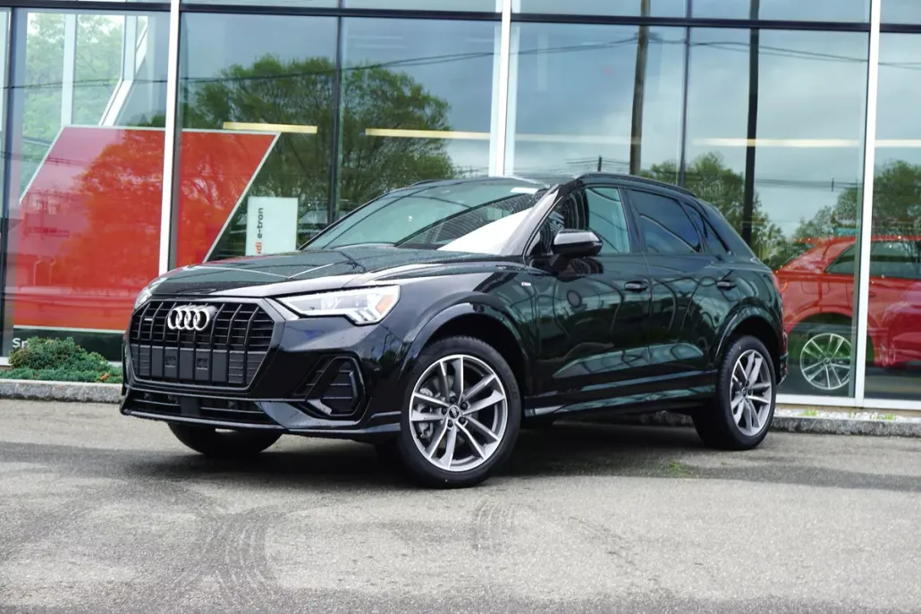 2025 Audi Q3 45 TFSI S line Premium photo 1