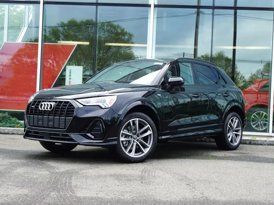 2025 Audi Q3 45 TFSI S line Premium photo 1
