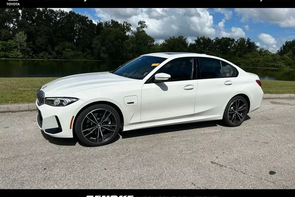 2023 Bmw 330e photo 1