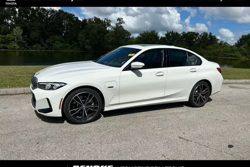 2023 Bmw 330e photo 1