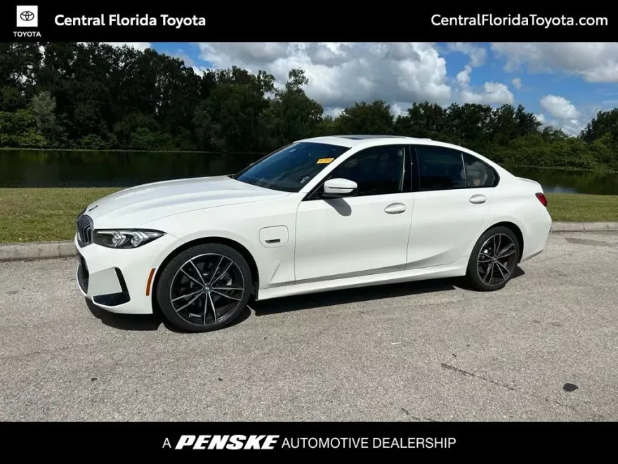 2023 Bmw 330e photo 1