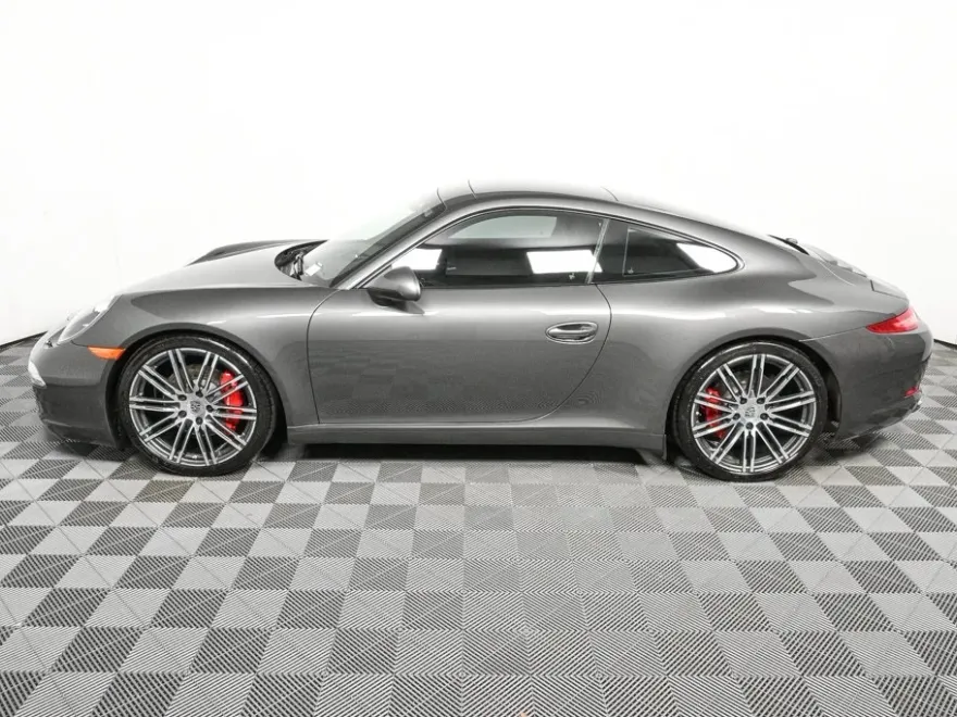 2015 Porsche 911 S photo 2