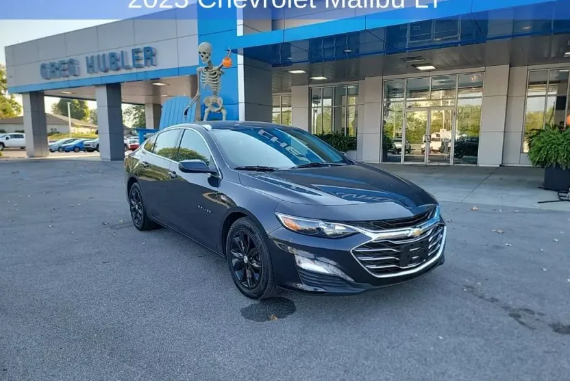 2023 Chevrolet Malibu 1LT photo 1