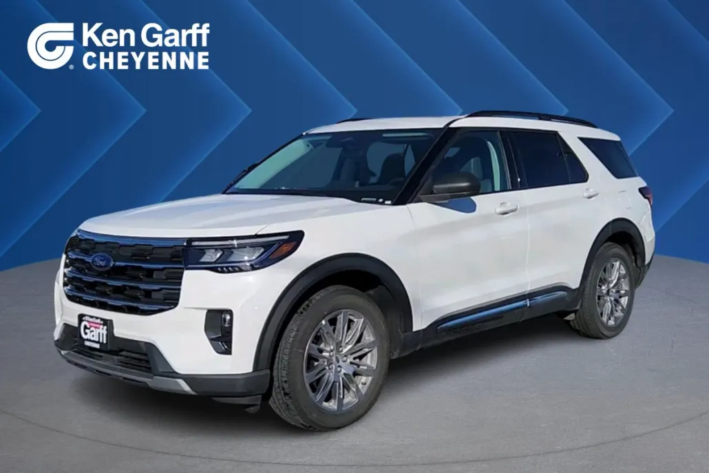 2025 Ford Explorer photo 1