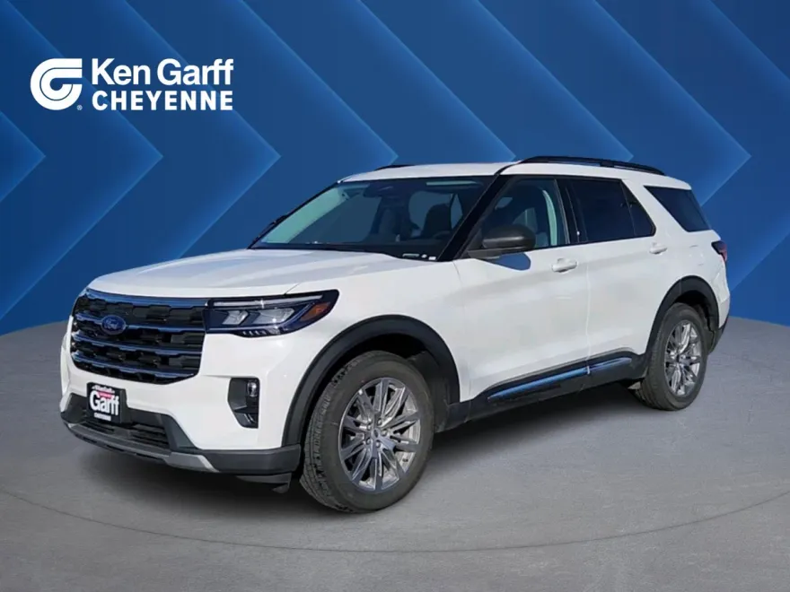 2025 Ford Explorer photo 1