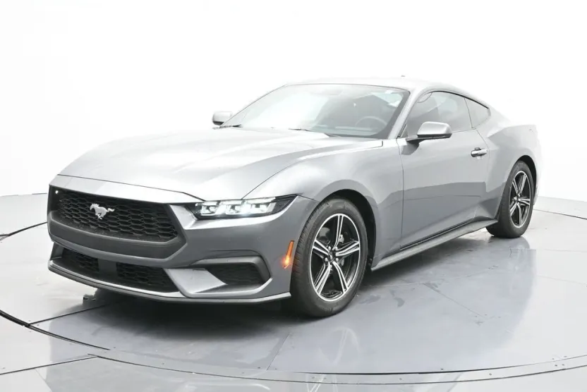 2025 Ford Mustang EcoBoost photo 1