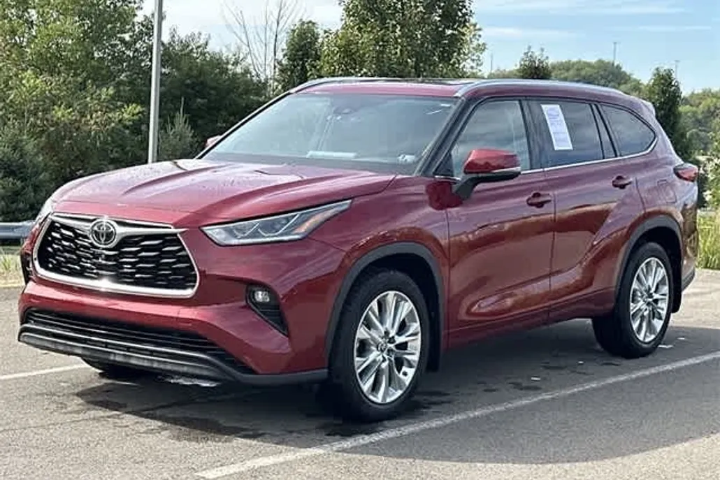 2022 Toyota Highlander Limited photo 1
