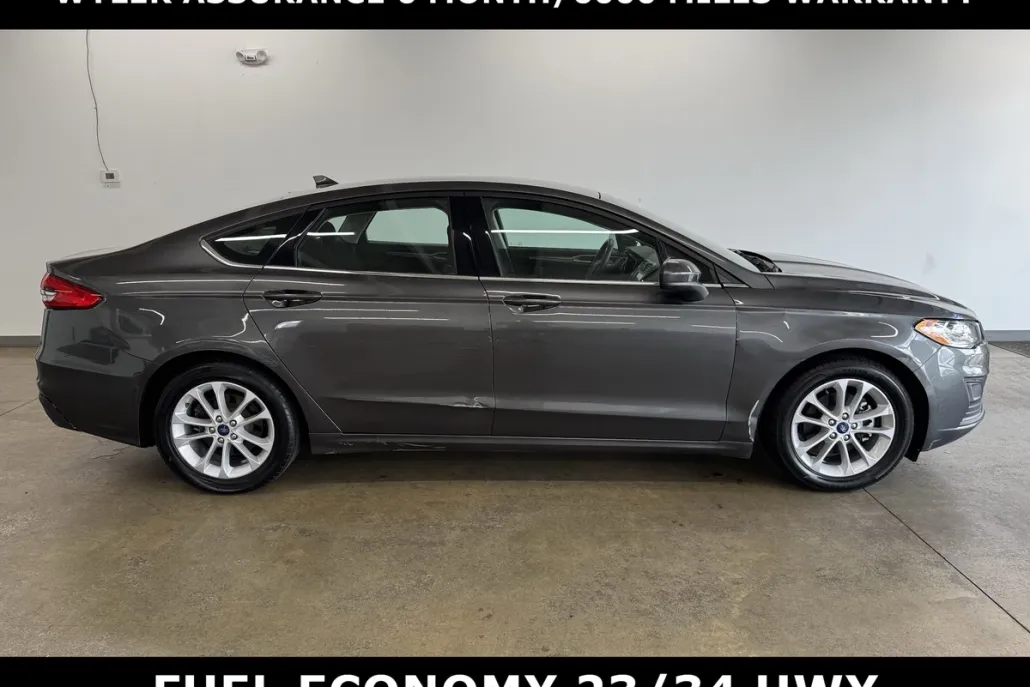 2020 Ford Fusion SE photo 1