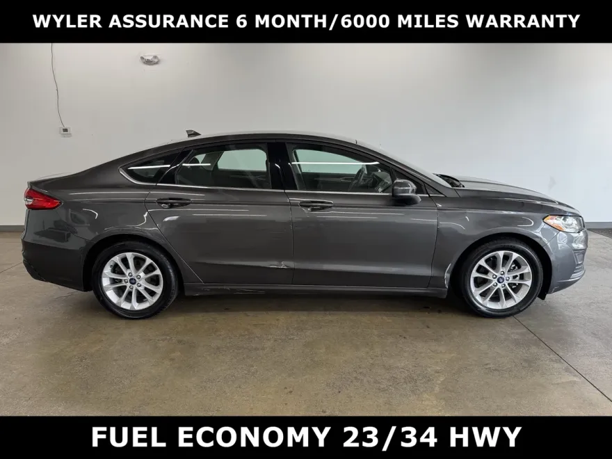 2020 Ford Fusion SE photo 1