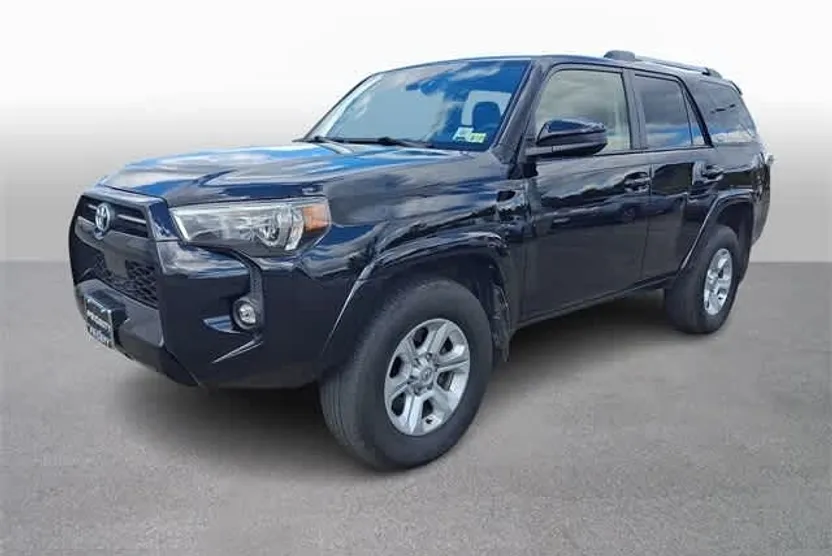 2022 Toyota 4Runner SR5 photo 1