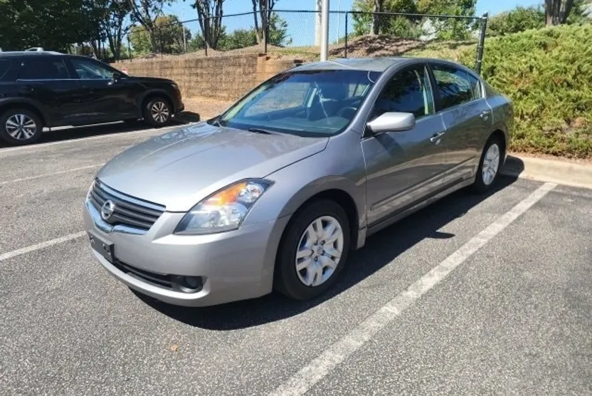 2009 Nissan Altima 2.5 S photo 1