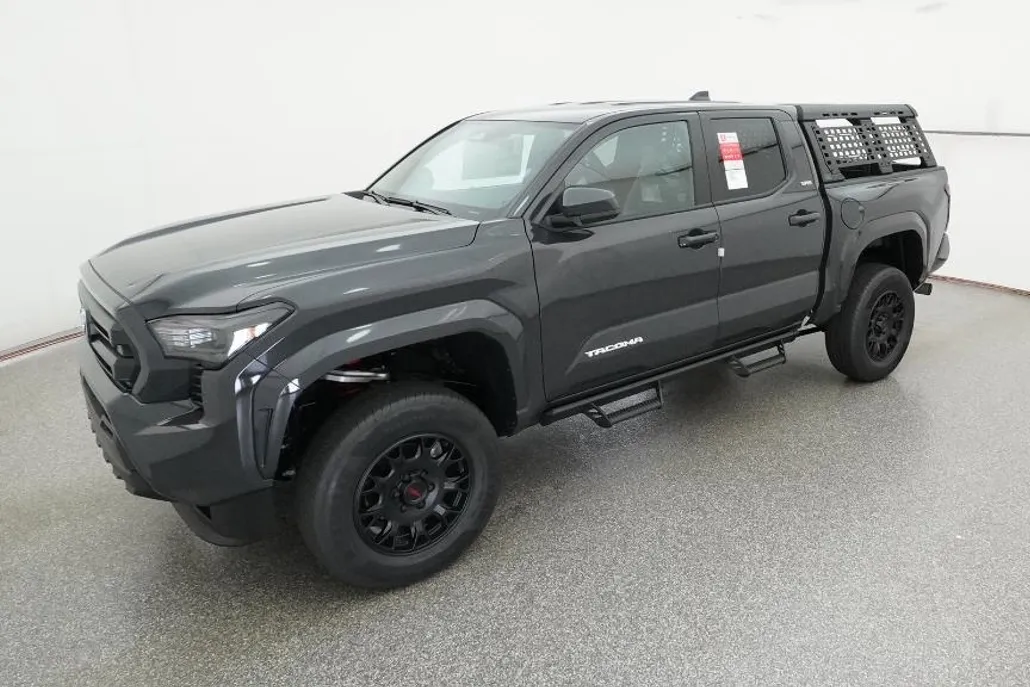 2025 Toyota Tacoma SR5 photo 1