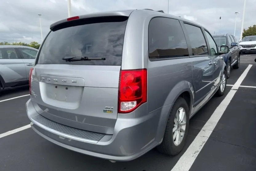 2016 Dodge Grand Caravan SXT photo 1