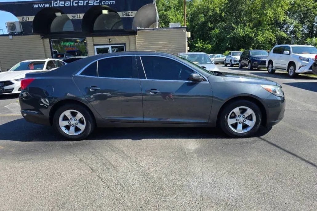2015 Chevrolet Malibu LS photo 1