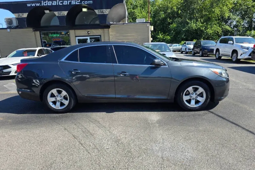 2015 Chevrolet Malibu LS photo 1