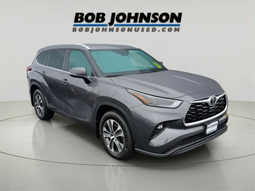 2022 Toyota Highlander XLE photo 1