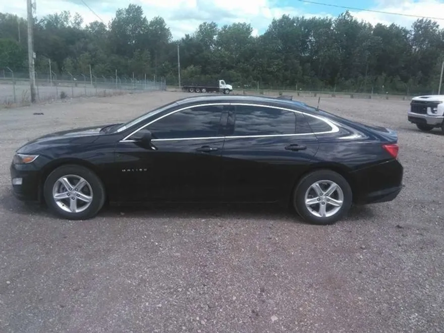 2020 Chevrolet Malibu LS photo 1