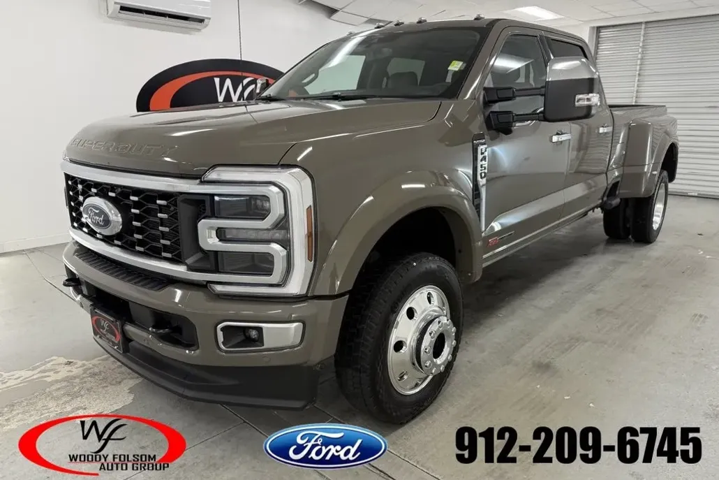 2026 Ford F-450 Platinum photo 1