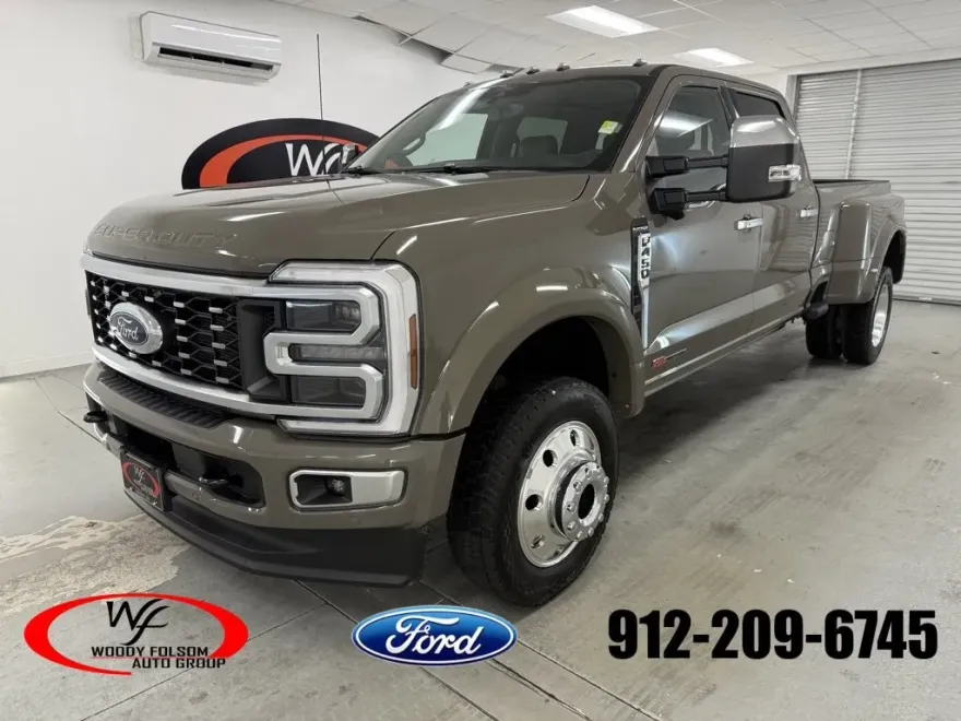2026 Ford F-450 Platinum photo 1