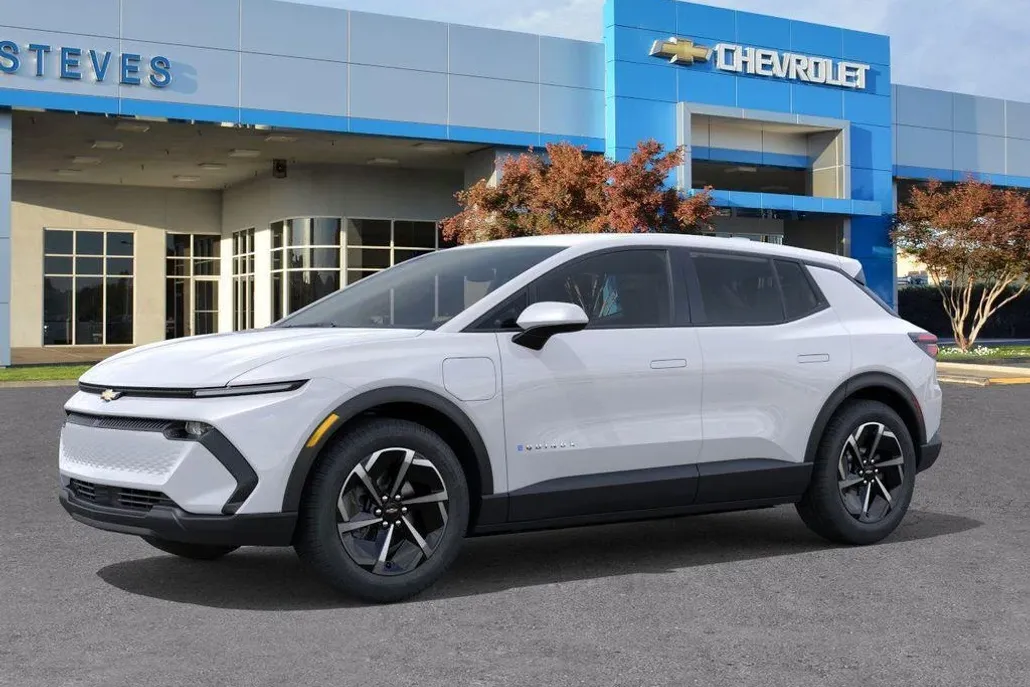 2026 Chevrolet Equinox LT photo 1
