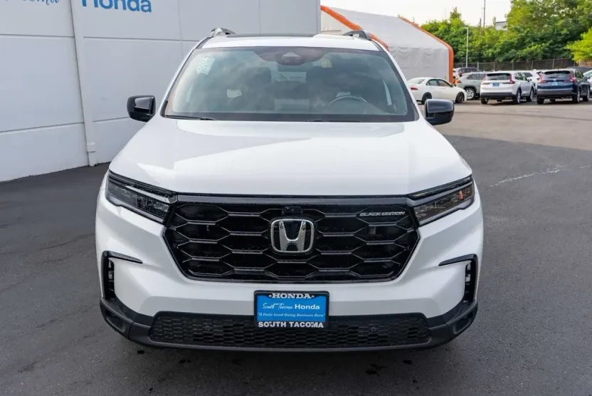 2025 Honda Pilot Black Edition photo 1