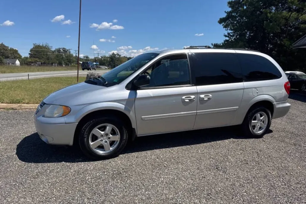 2006 Dodge Grand Caravan SXT photo 1
