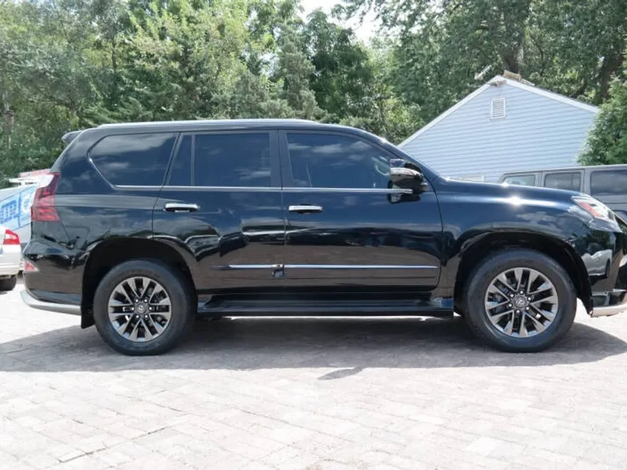 2017 Lexus GX 460 photo 1