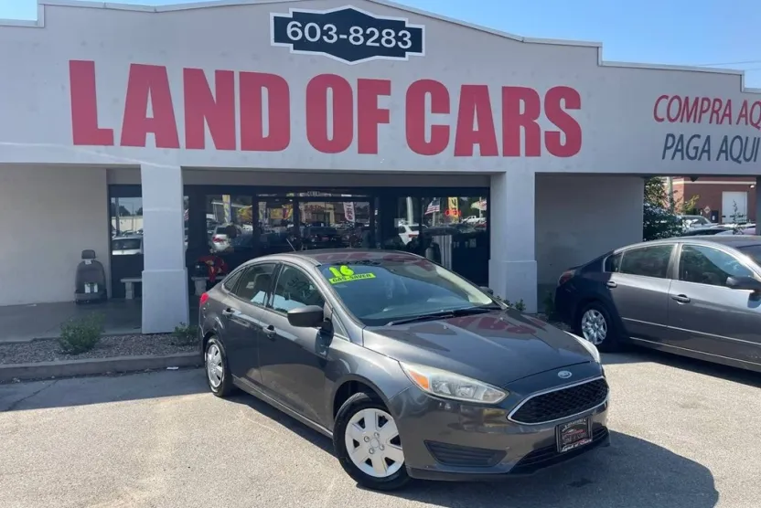 2016 Ford Focus S photo 1