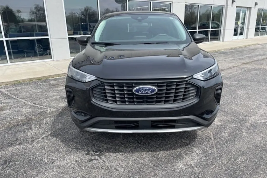 2023 Ford Escape Base photo 1