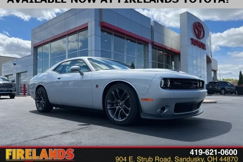 2023 Dodge Challenger R/T Scat Pack photo 1