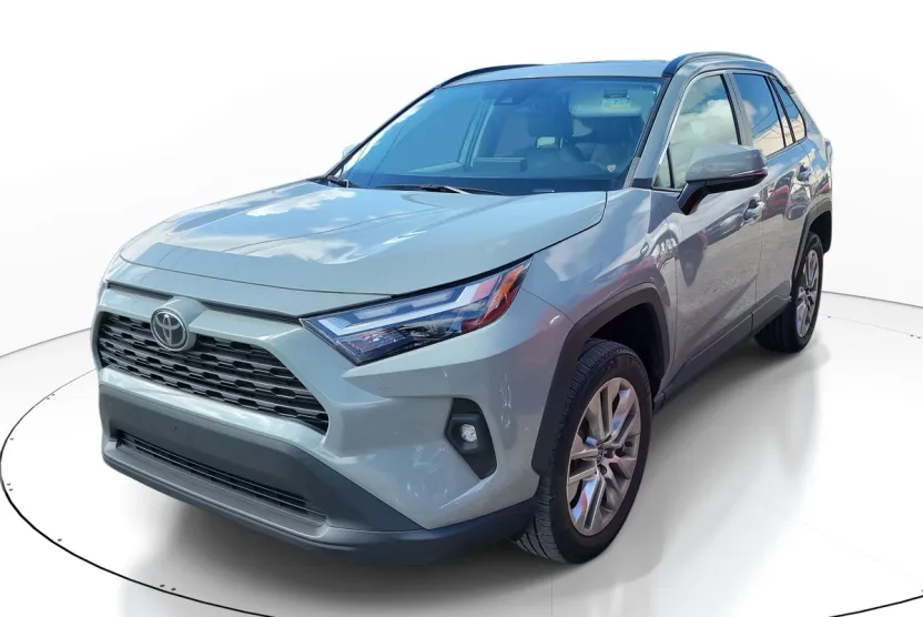 2023 Toyota RAV4 XLE Premium photo 1