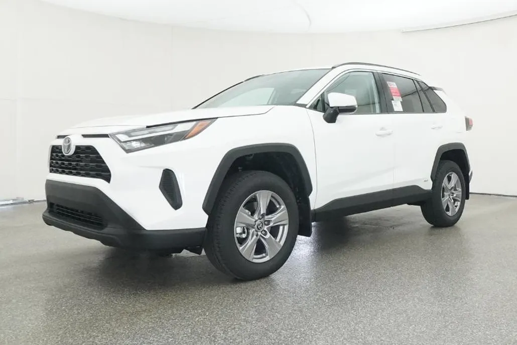 2025 Toyota RAV4 Hybrid XLE photo 1