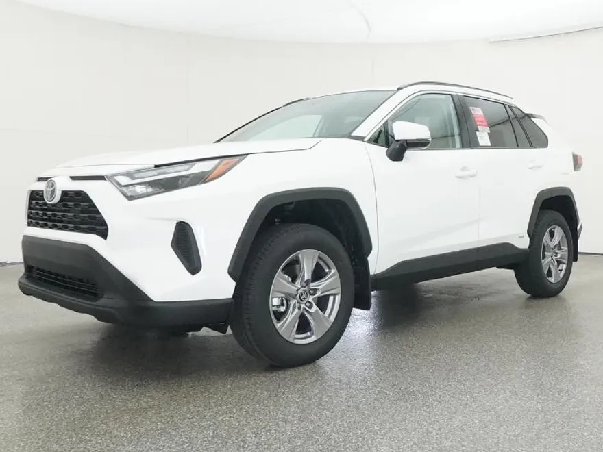 2025 Toyota RAV4 Hybrid XLE photo 1