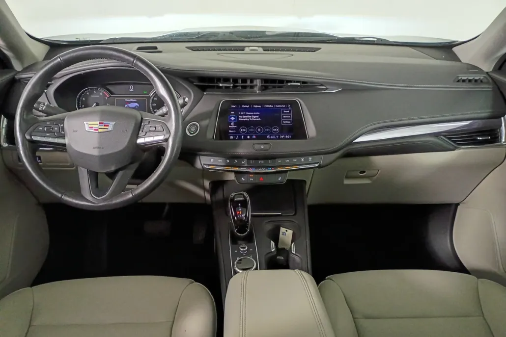 2023 Cadillac XT4 Luxury photo 1