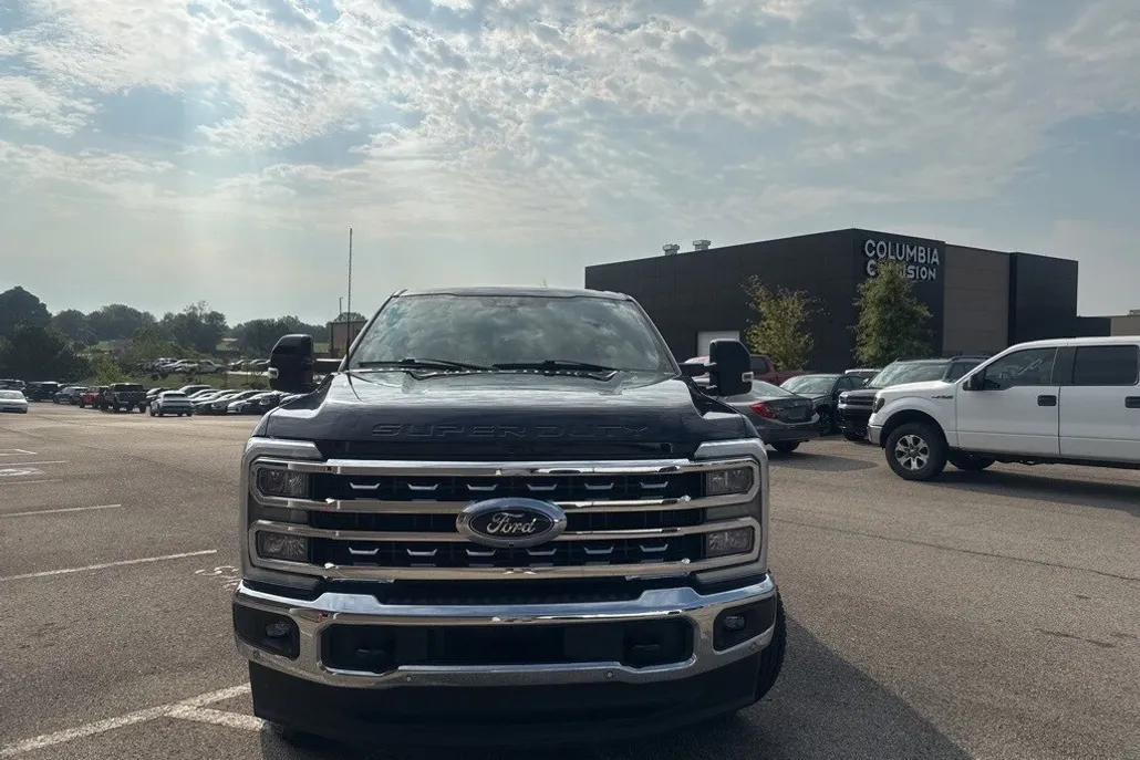 2023 Ford F-250 photo 1