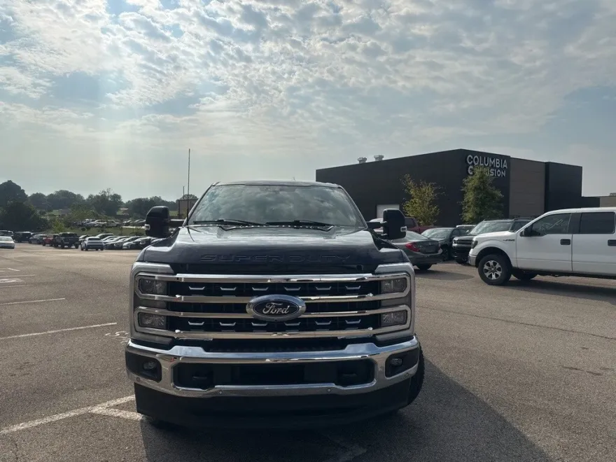 2023 Ford F-250 photo 1
